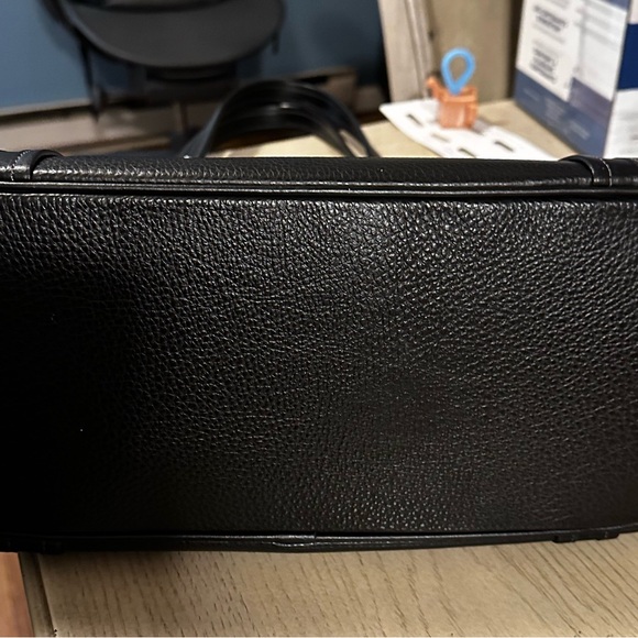 Coach Ashton Tote in Black. Excellent Condition. All Offers Welcomed!!! - Picture 8 of 10